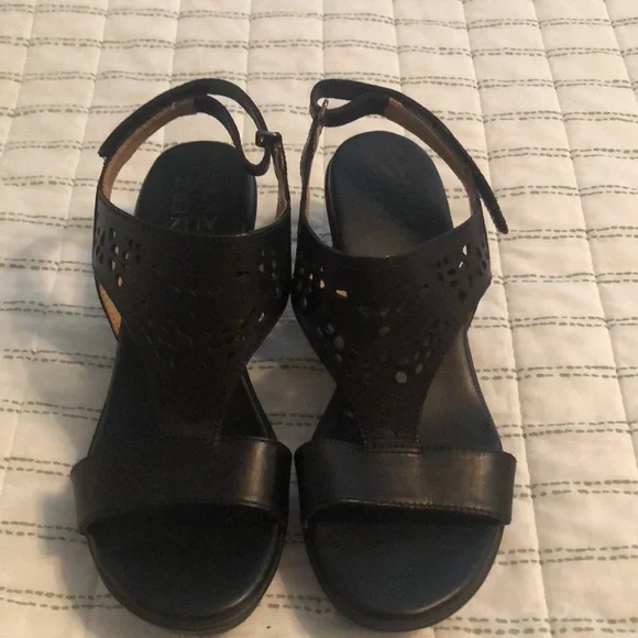 Naturalized Leather sandals with wedge heel - Picture 2 of 6